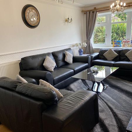 Detached Bungalow II Big Garden II Pet Friendly Βίλα Hednesford Εξωτερικό φωτογραφία