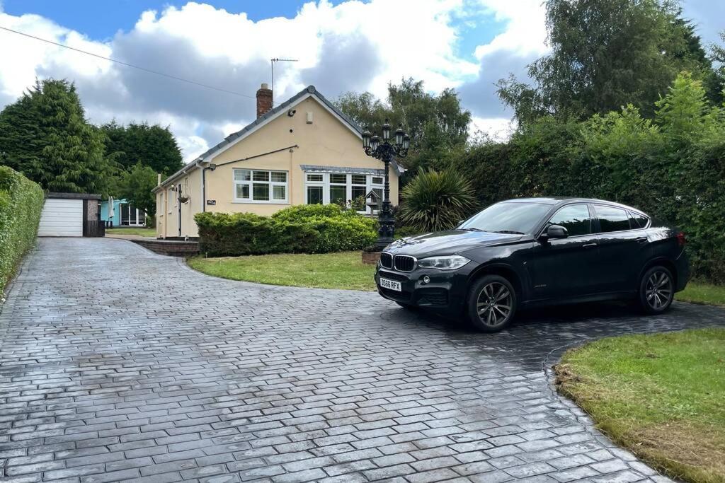 Detached Bungalow II Big Garden II Pet Friendly Βίλα Hednesford Εξωτερικό φωτογραφία