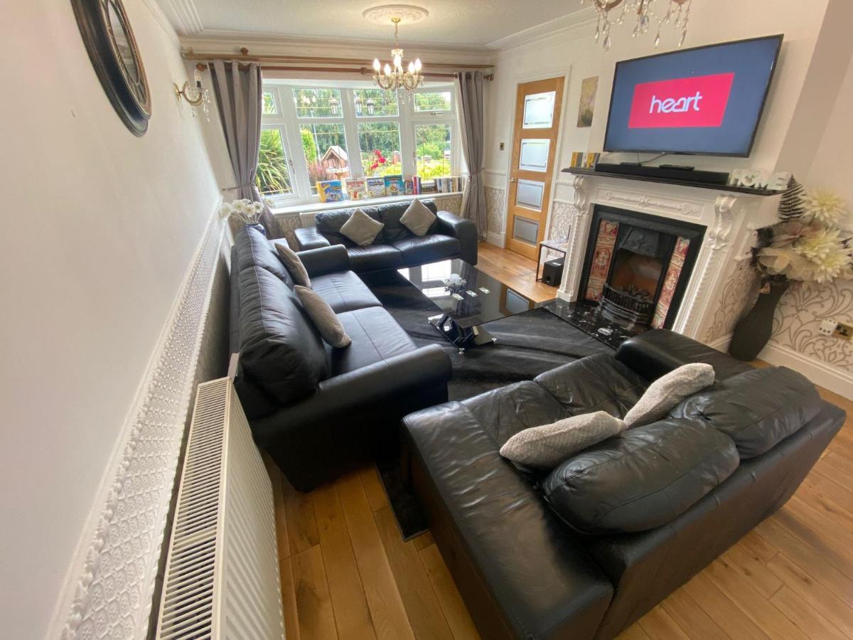 Detached Bungalow II Big Garden II Pet Friendly Βίλα Hednesford Εξωτερικό φωτογραφία